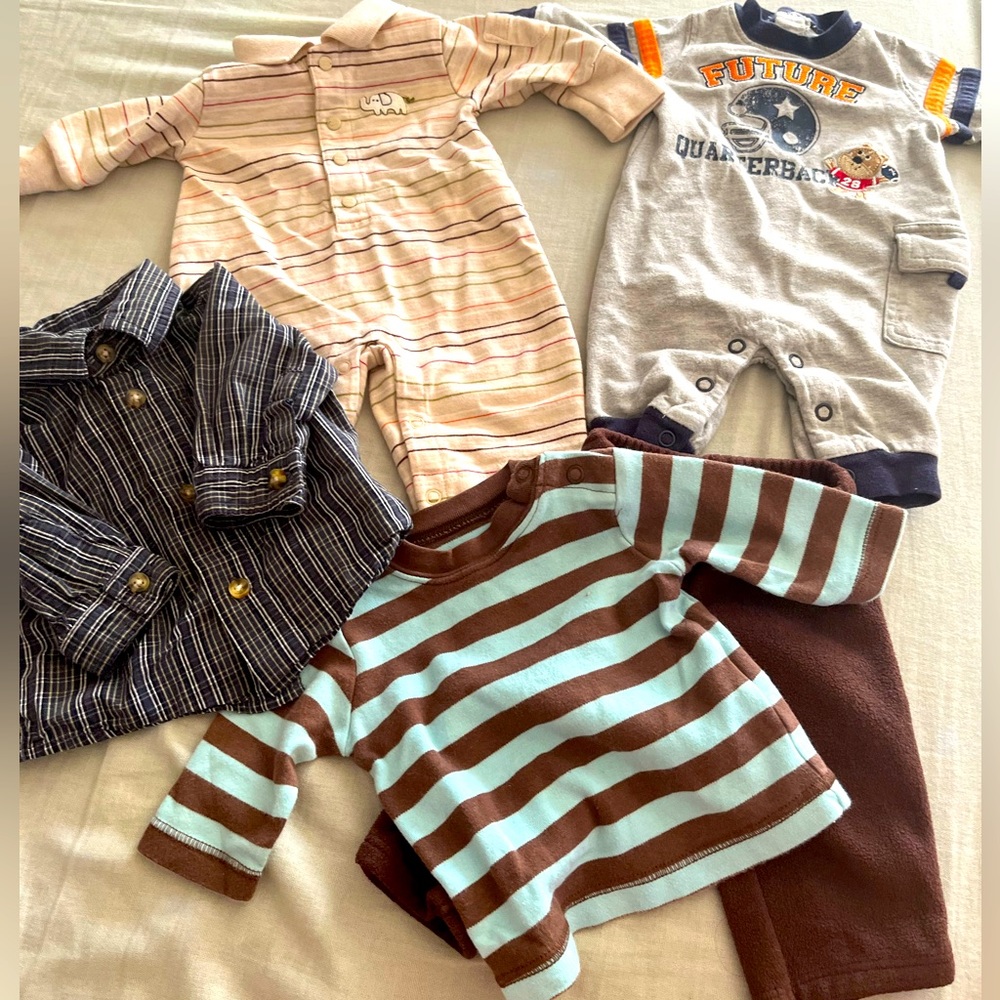Lot of 6 newborn boy clothes